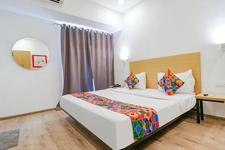 Room 15 of 32