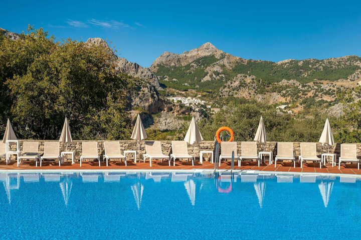 Hotel Pool