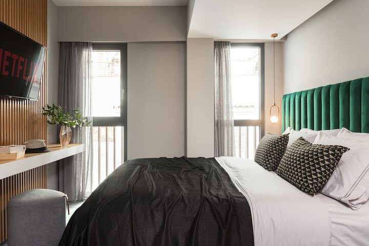 Room 15 of 102