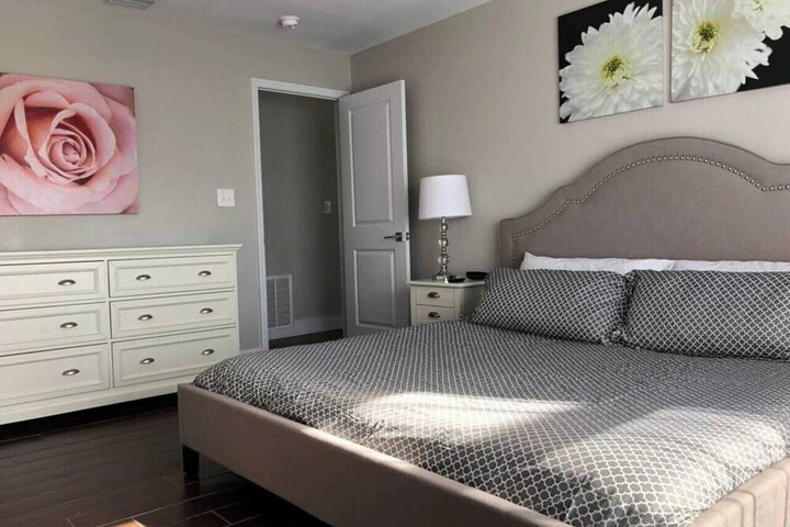 Room 2 of 49
