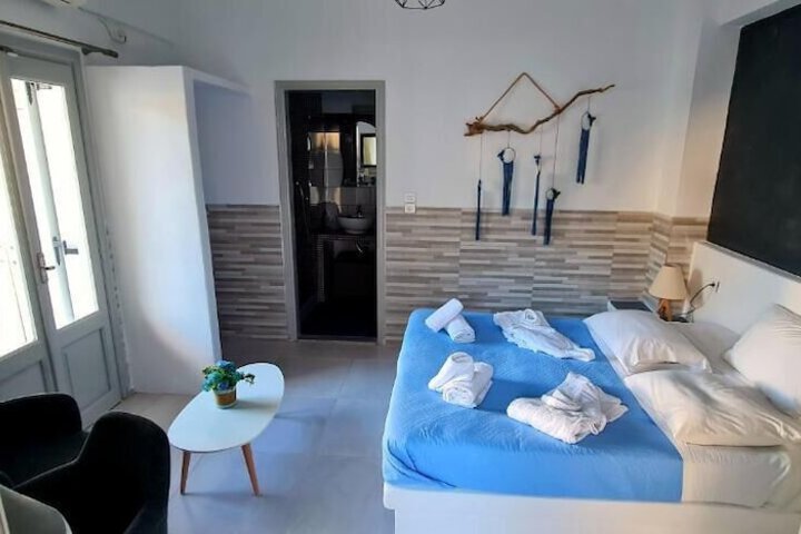 Room 28 of 107