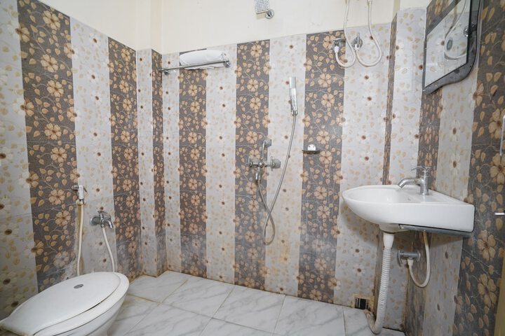 Room 15 of 25