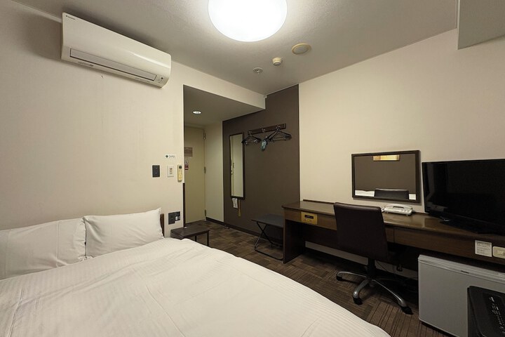Room 6 of 26