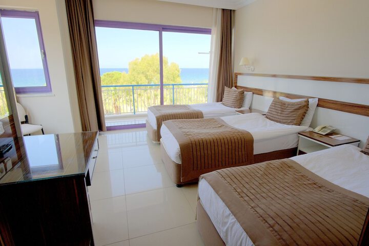 Room 4 of 26