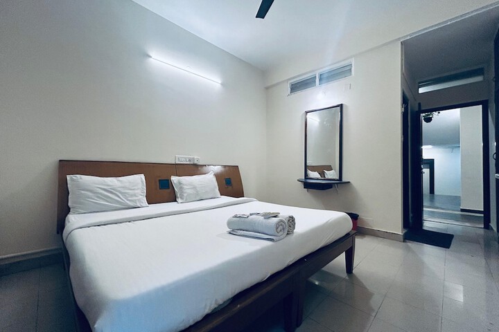 Room 10 of 17