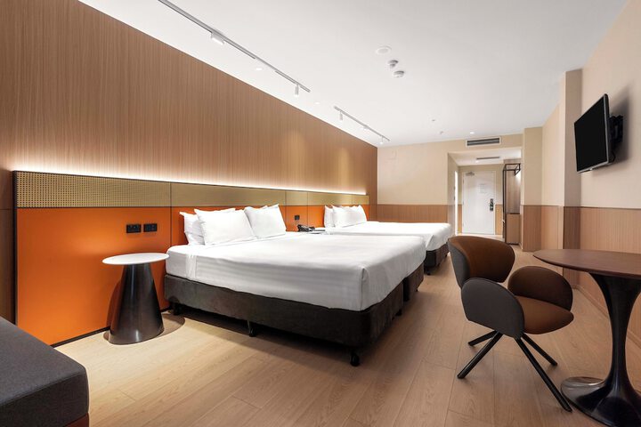 Room 48 of 95