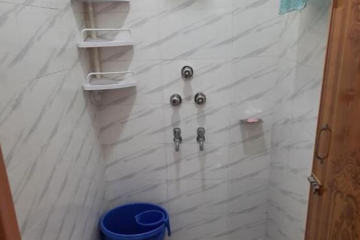 Room 7 of 28