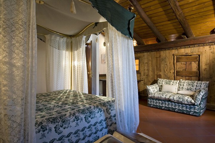 Room 7 of 25