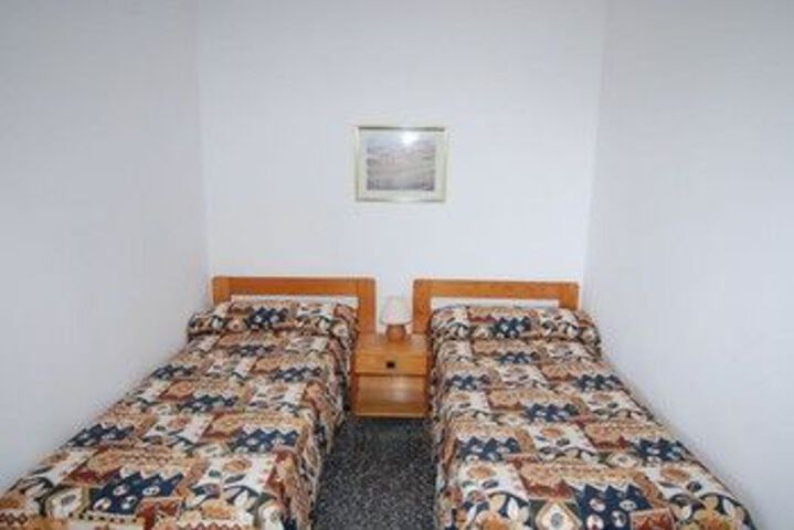 Room 12 of 39