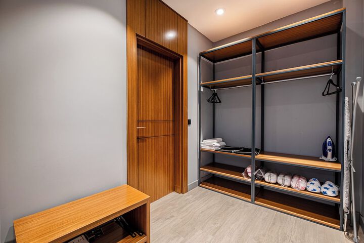 Room 9 of 53