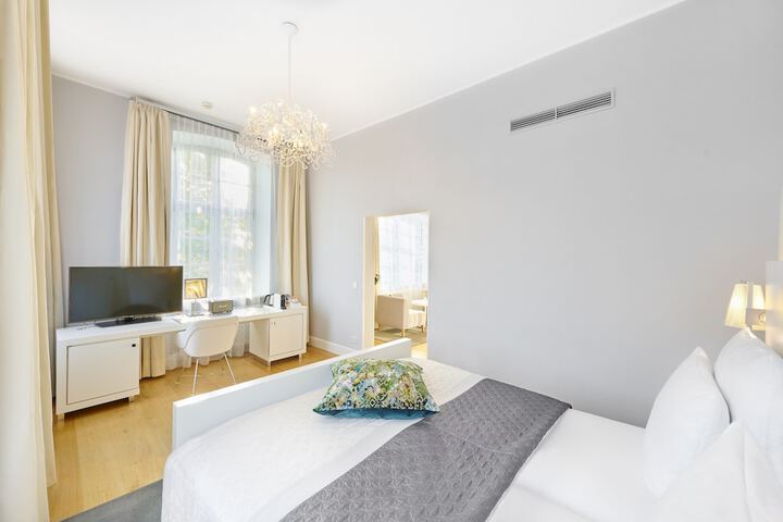 Room 10 of 71