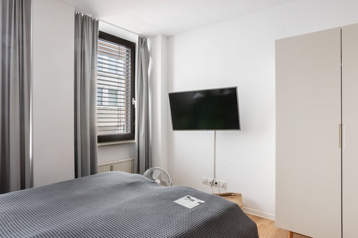 Room 3 of 49
