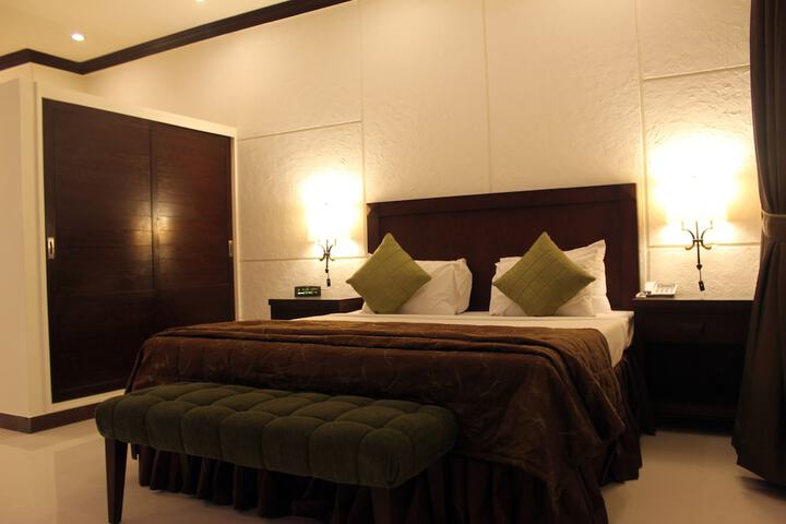 Room 9 of 98