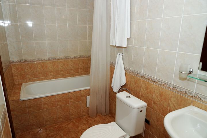 Room 14 of 36