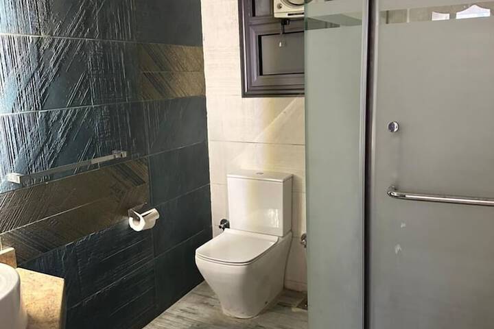 Room 76 of 103