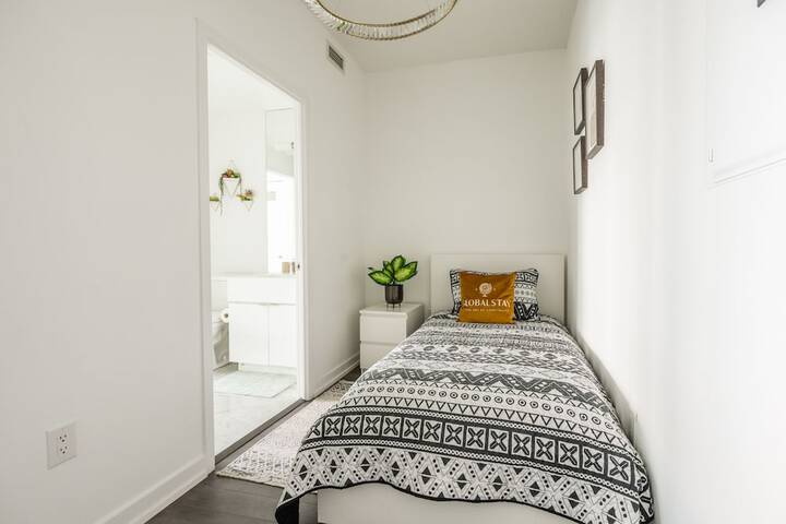 Room 16 of 393