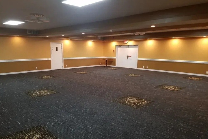 Room 13 of 18