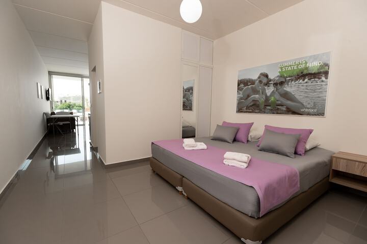 Room 9 of 65