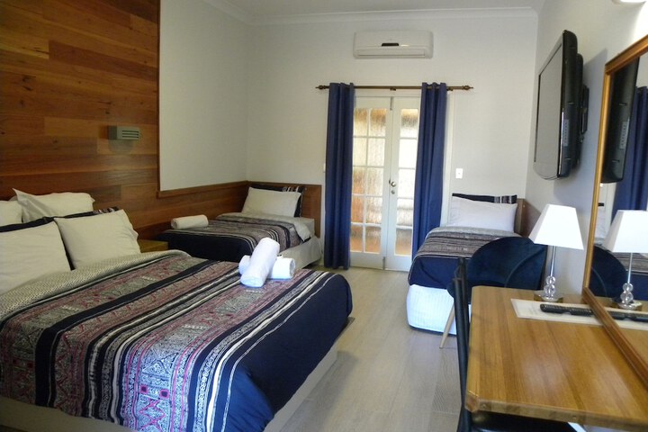 Room 3 of 175