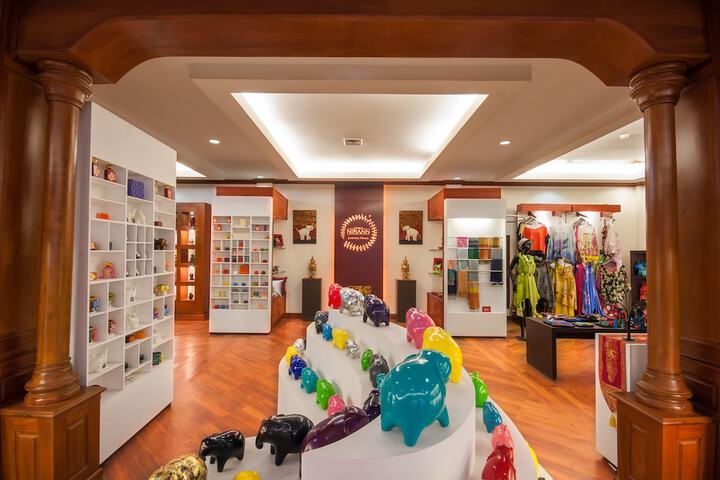 Gift Shop 94 of 135