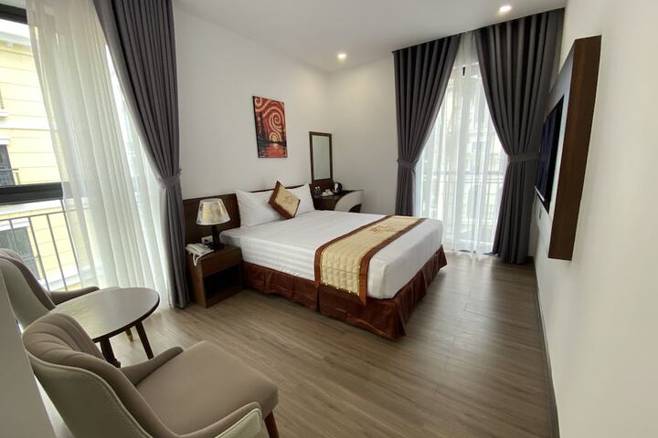 Room 4 of 17