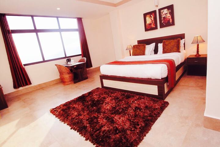 Room 4 of 16
