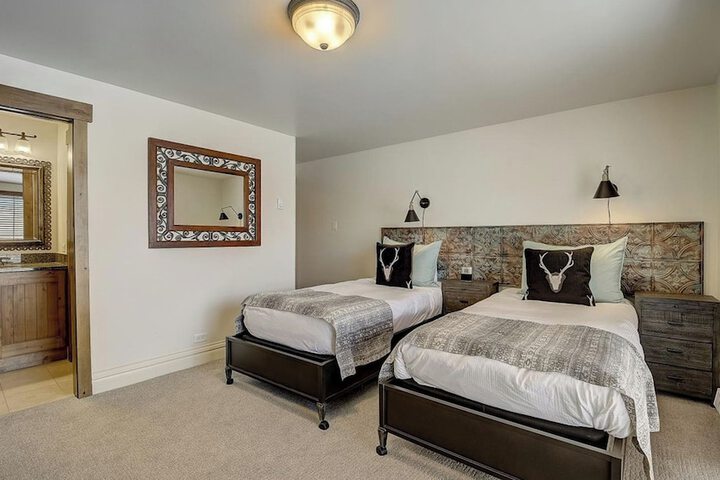 Room 8 of 39