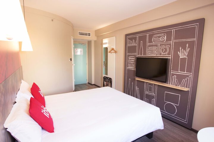Room 18 of 38