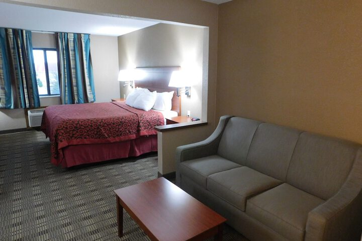 1 King Bed Studio Suite (12 of 16)