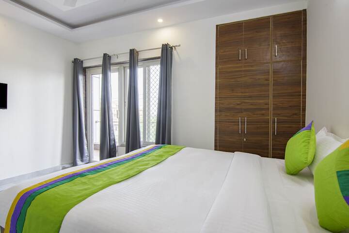 Room 8 of 26