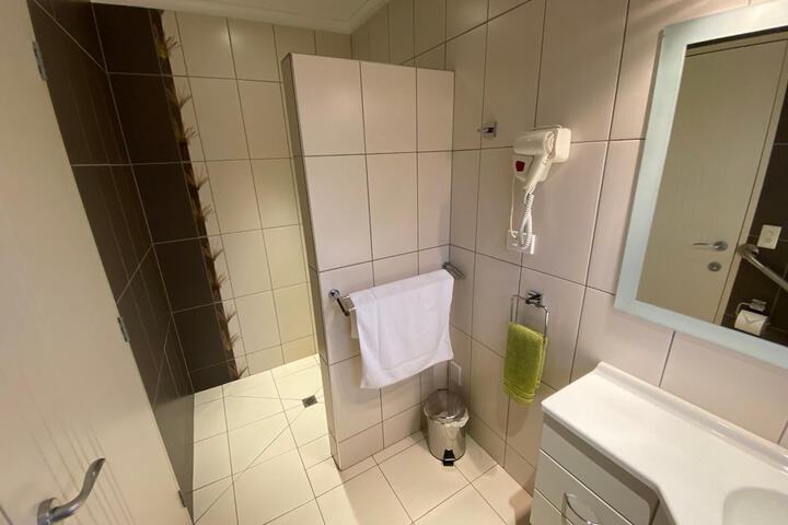 Room 9 of 20