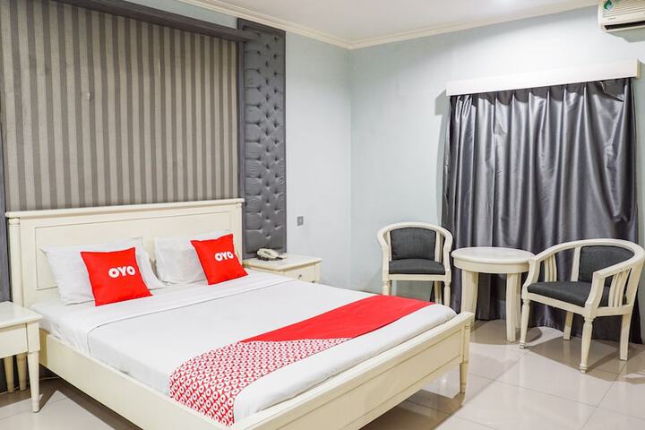 OYO 2085 Chrysanta Hotel