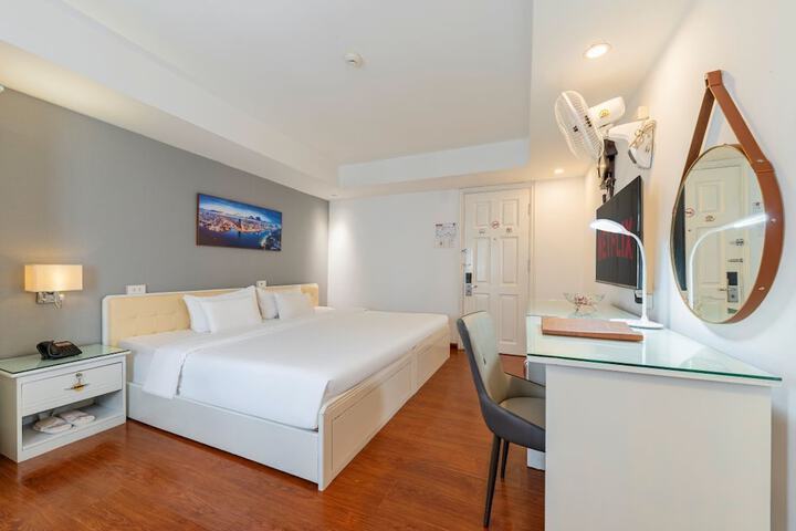 Room 13 of 50