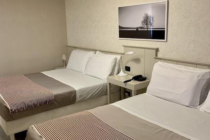 Room 9 of 36