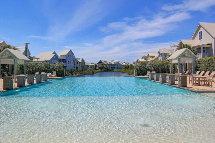 Hotel with Pool