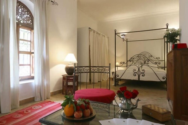Room 10 of 38
