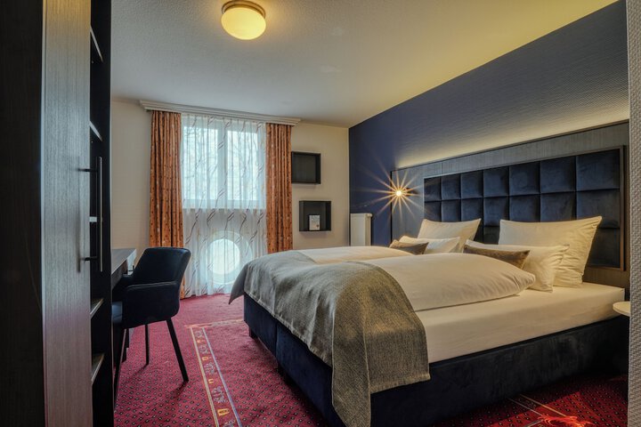 Room 36 of 77
