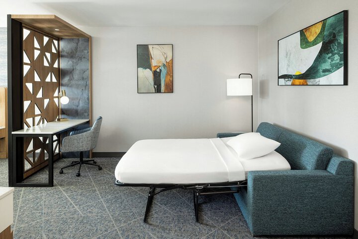 Room 6 of 23