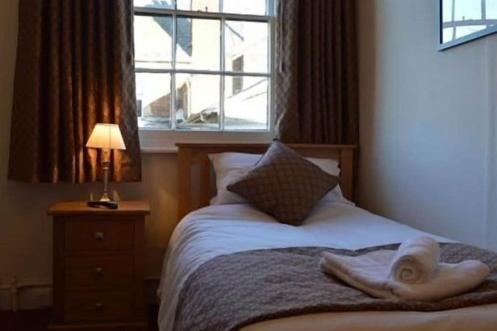 Room 2 of 29