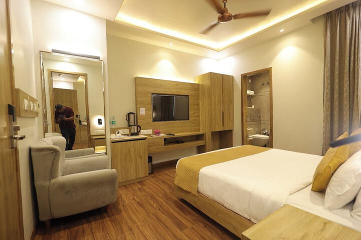 Room 8 of 52