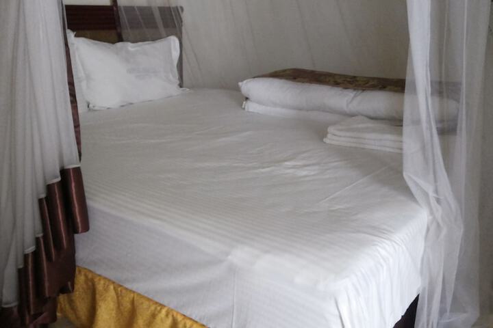 Room 10 of 42