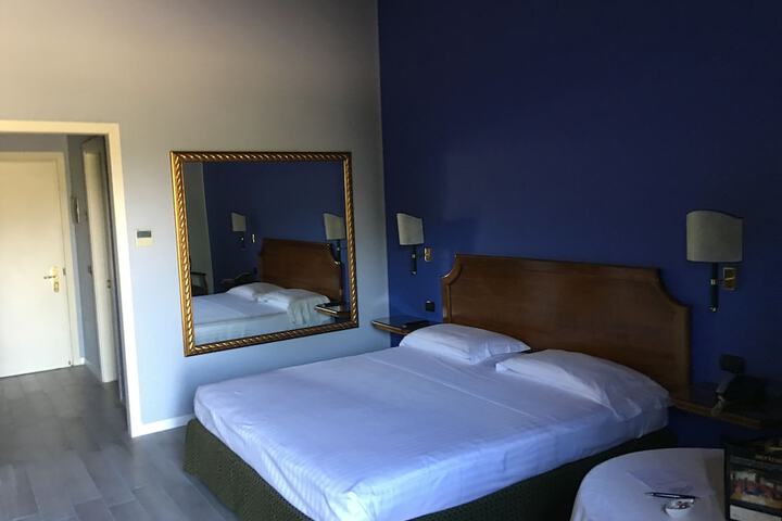 Room 51 of 110