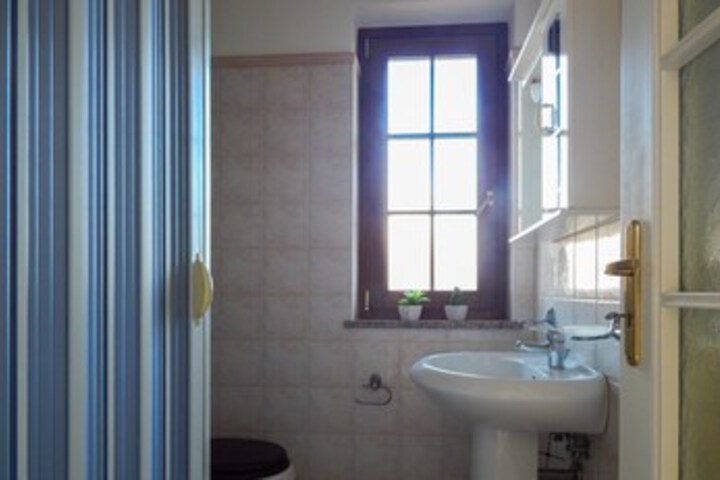 Room 6 of 60