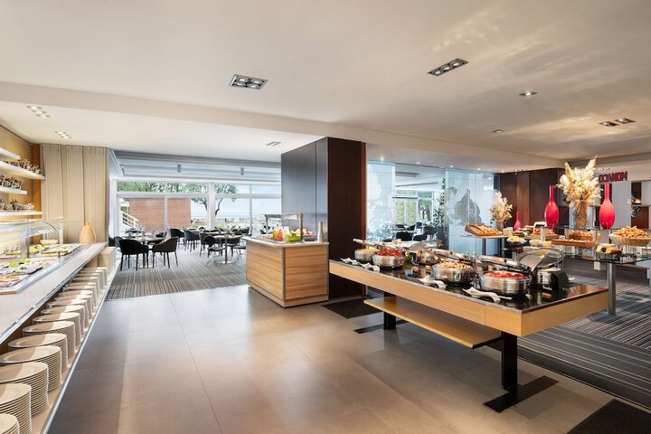 Breakfast/Coffee Service 133 of 212