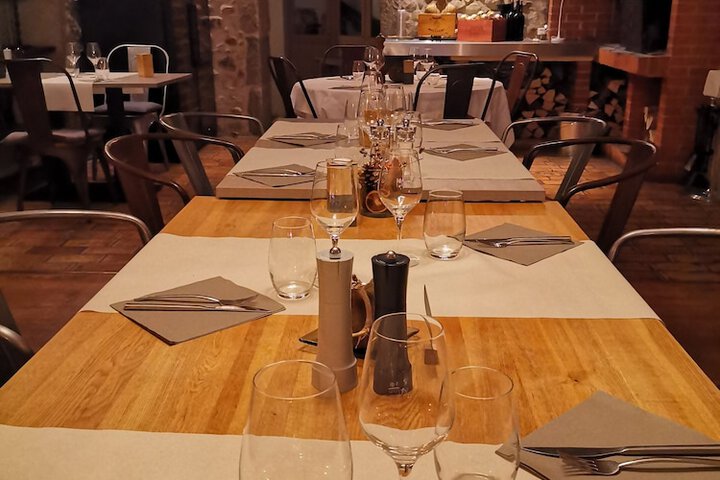 Dining 38 of 52