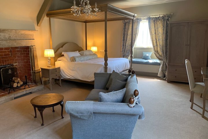 Room 4 of 64