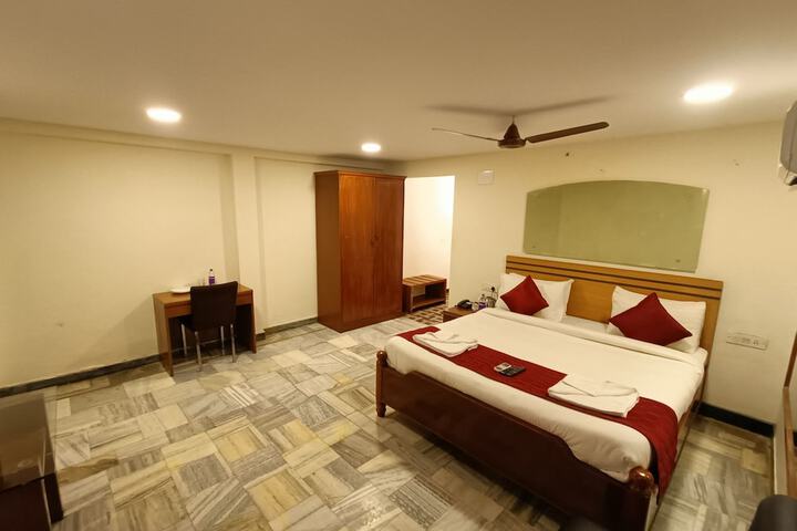 Room 42 of 93