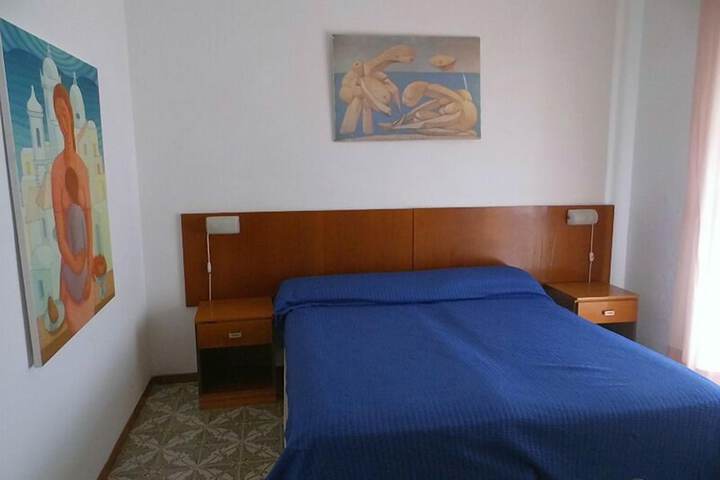 Room 15 of 33