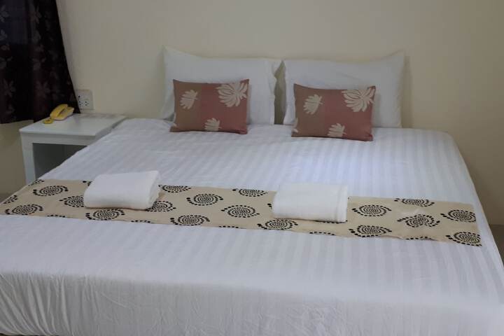 Room 2 of 8
