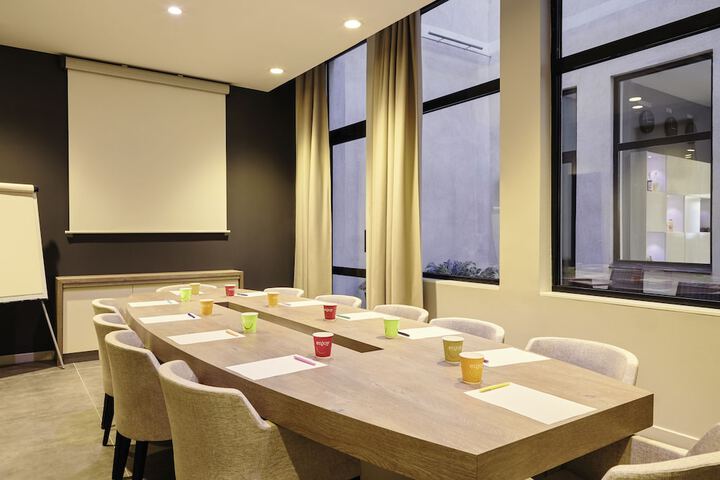 Meeting facility